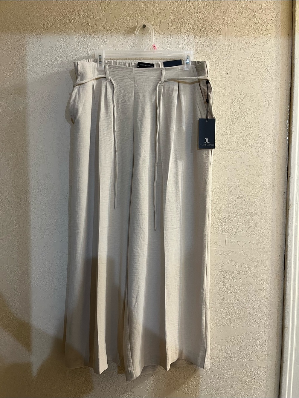 Women’s wide leg flowy trousers